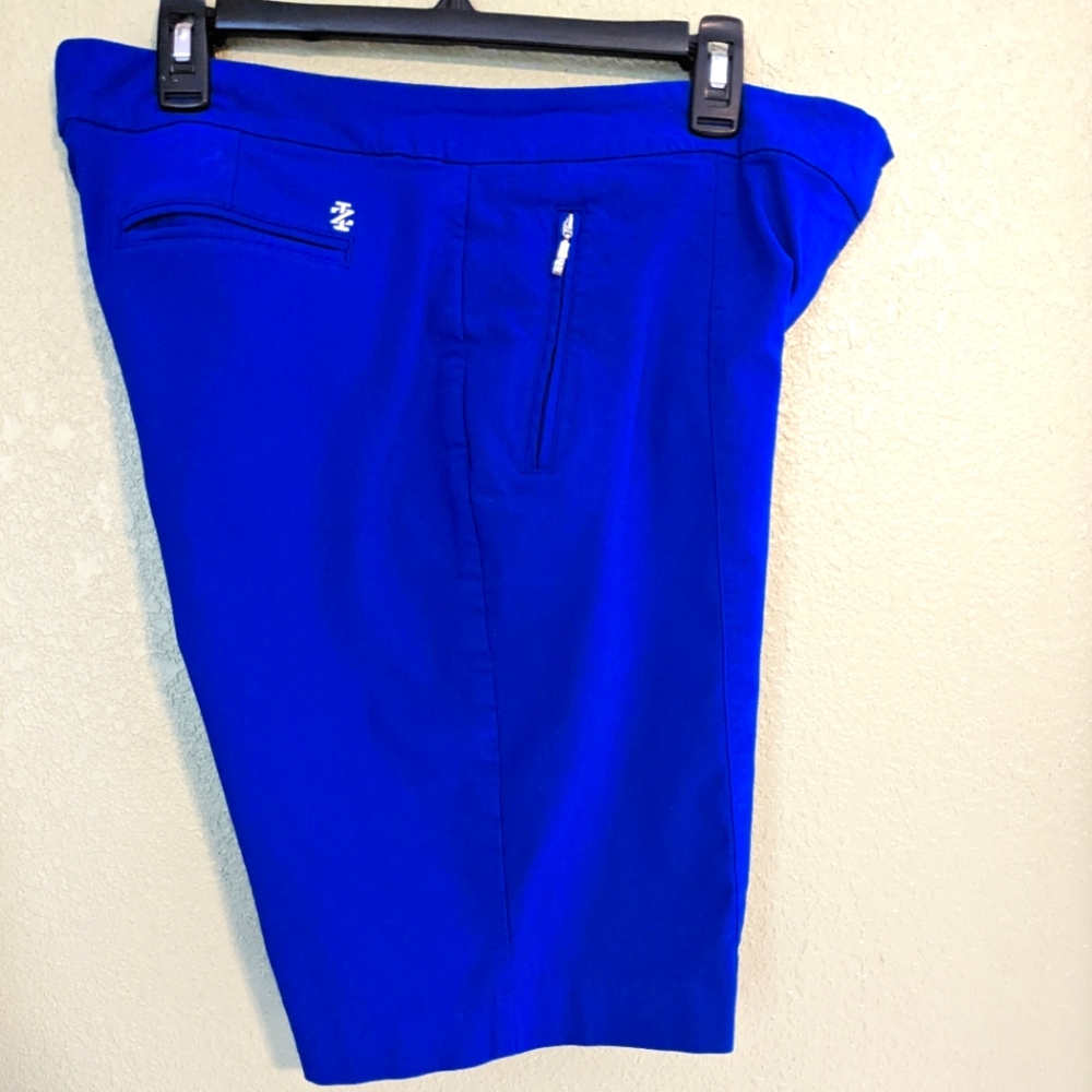 Izod Women's Golf Shorts Bermuda Blue. Size 12